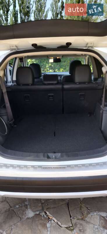 Mitsubishi Outlander 2016