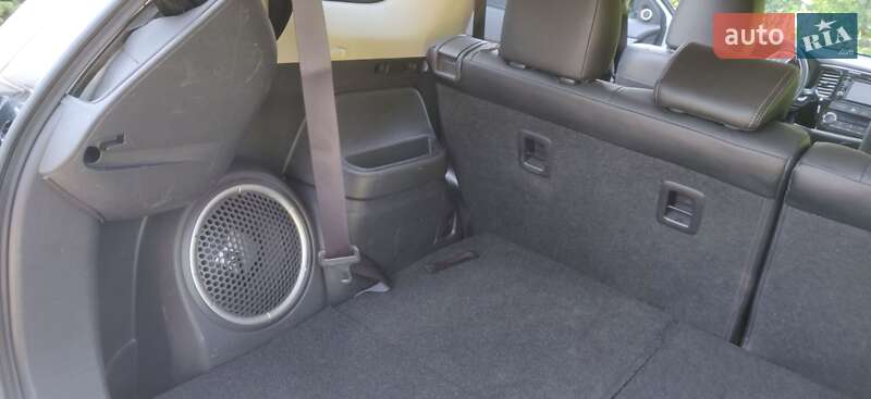 Mitsubishi Outlander 2016