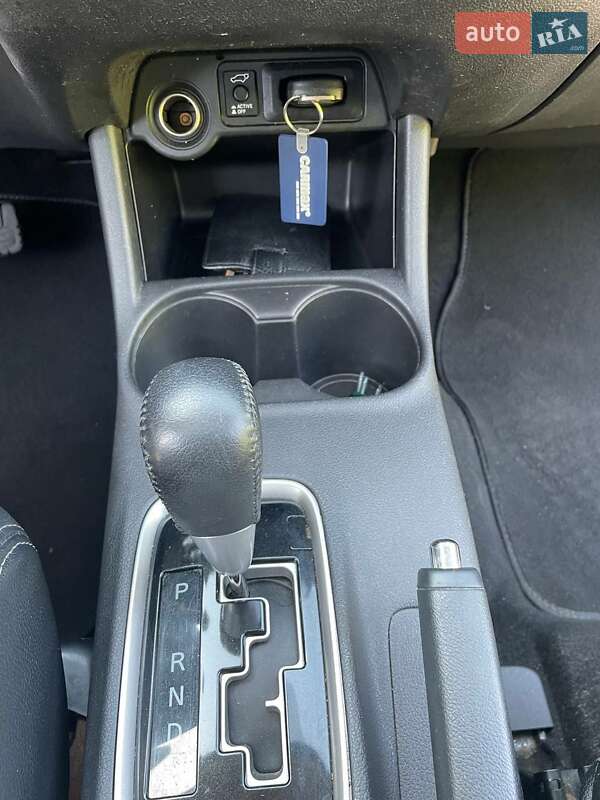 Mitsubishi Outlander 2016