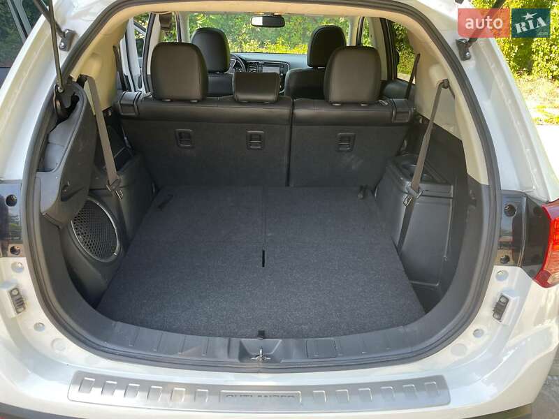 Mitsubishi Outlander 2016