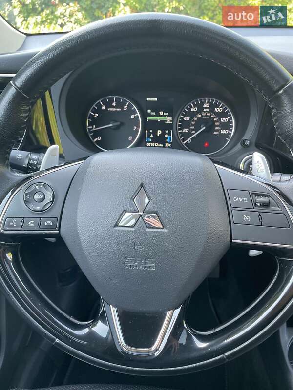 Mitsubishi Outlander 2016