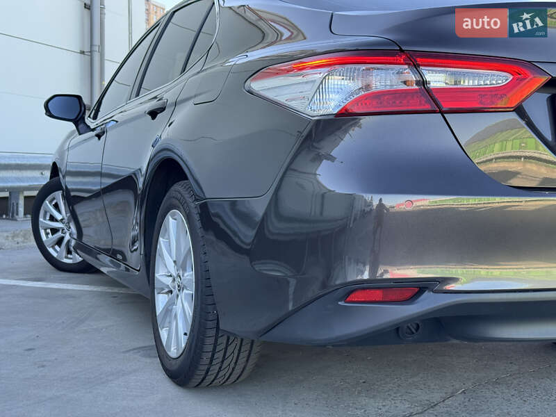 Toyota Camry 2019