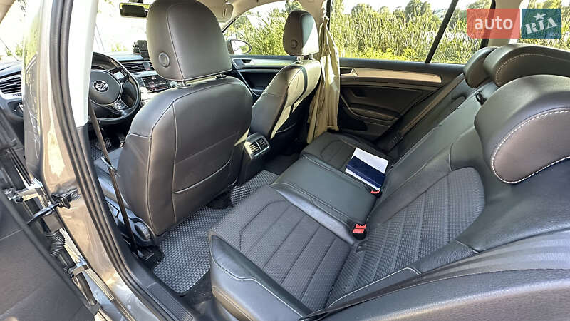 Volkswagen Golf 2016