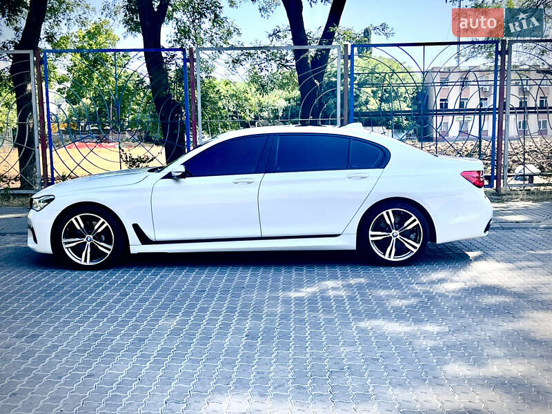 BMW-8