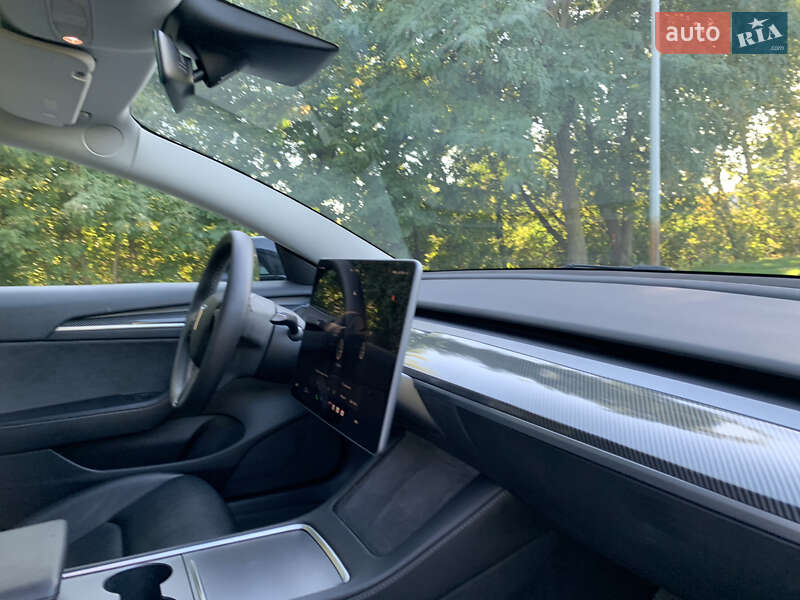 Tesla-0