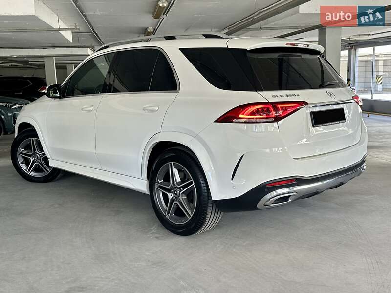 Mercedes-Benz-3