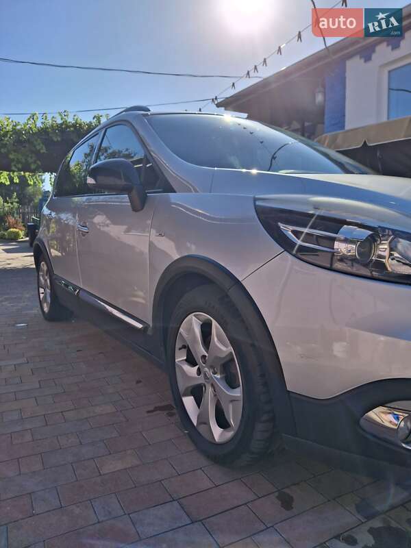 Renault Scenic XMOD 2013