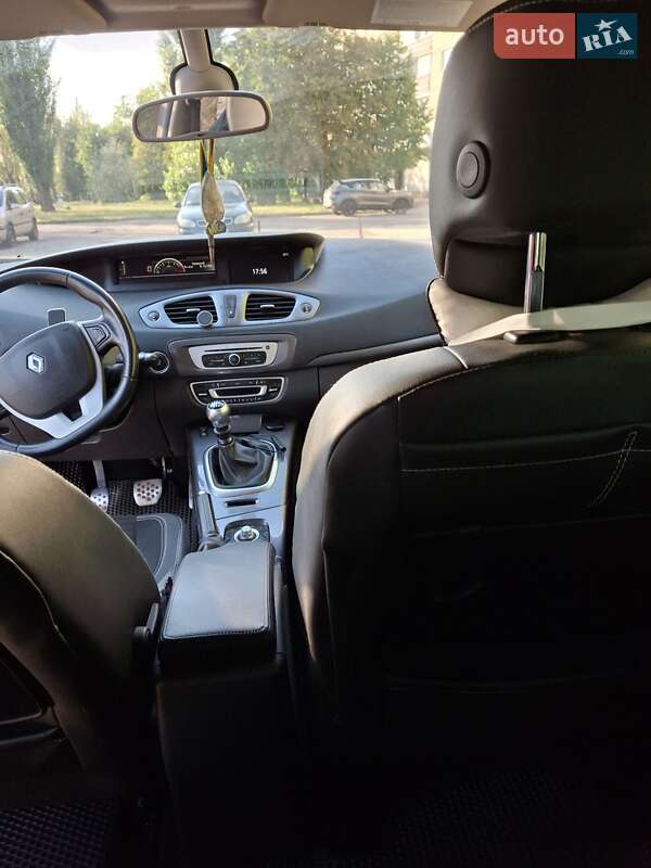 Renault Scenic XMOD 2013