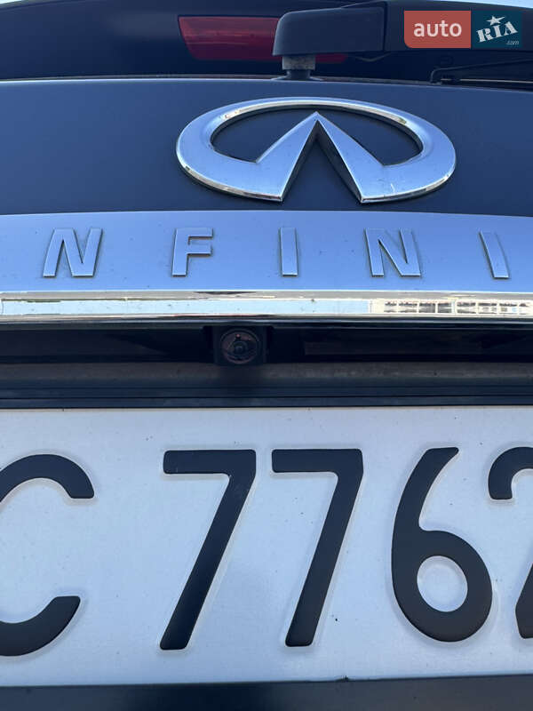 Infiniti-53