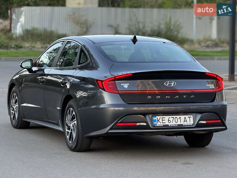 Hyundai-8