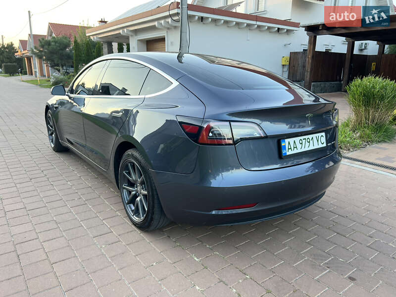 Tesla-18