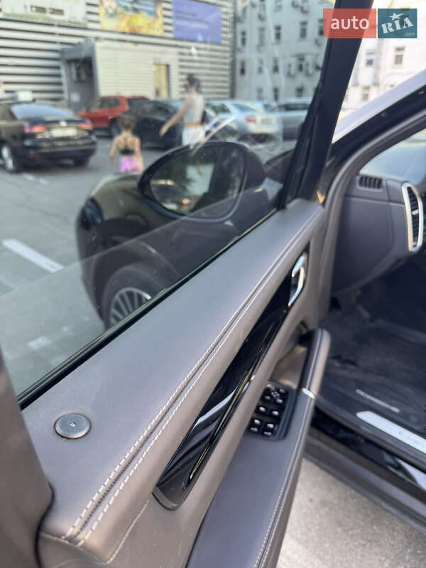 Porsche Cayenne 2020