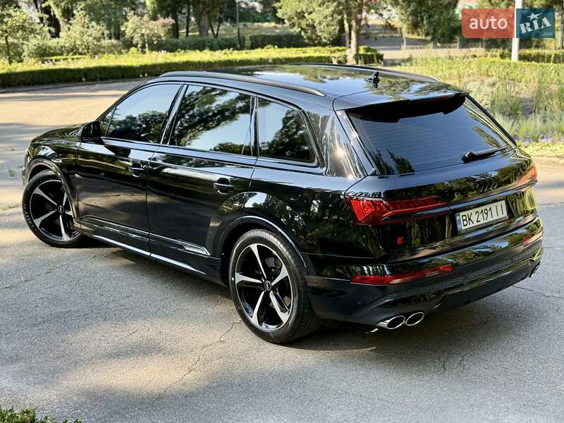 Audi SQ7 2023