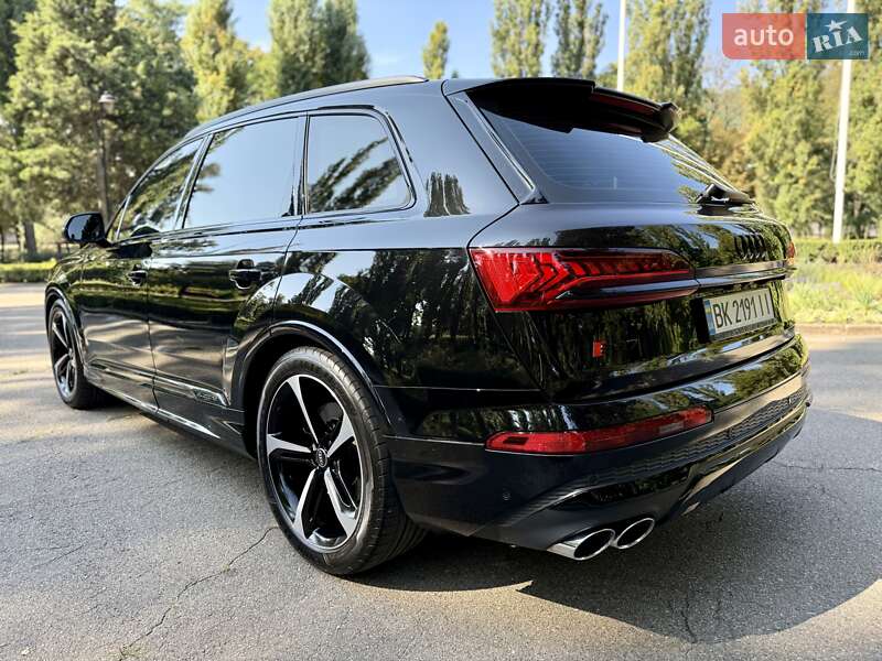 Audi SQ7 2023