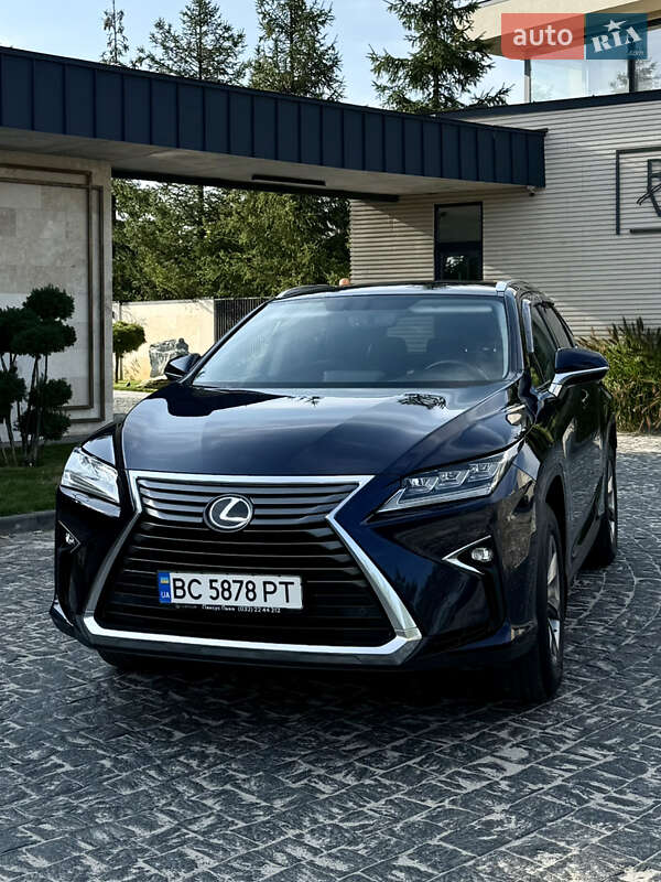 Lexus-8
