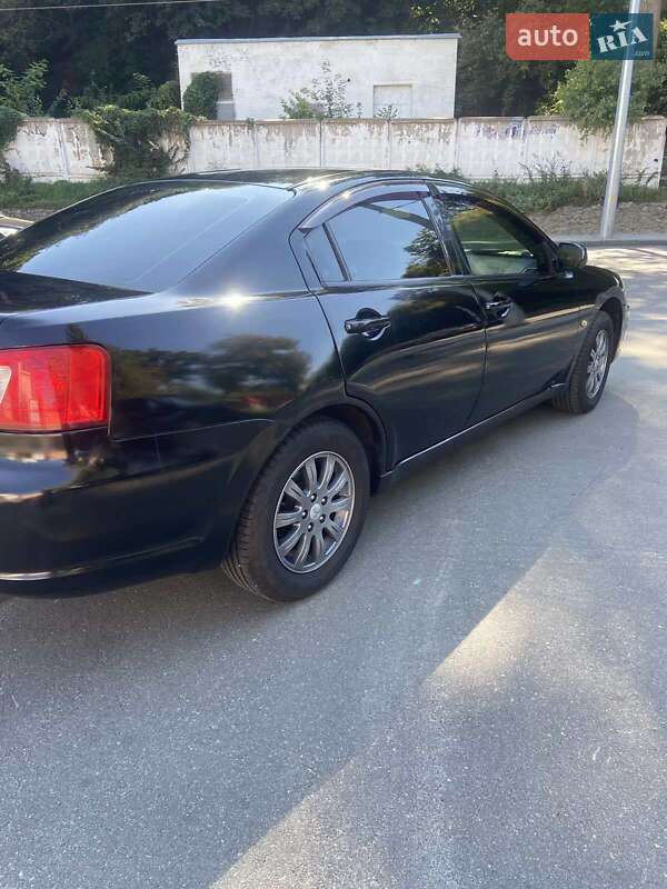 Mitsubishi Galant 2009