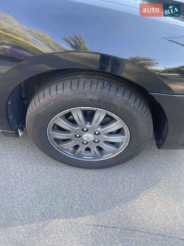 Mitsubishi Galant 2009