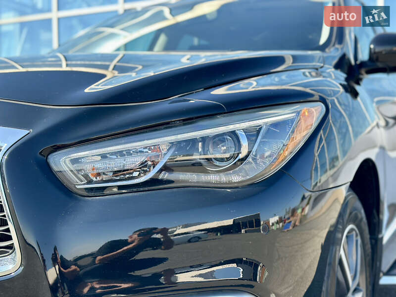 Infiniti-0