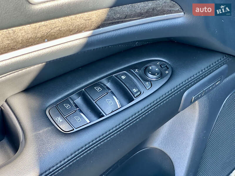 Infiniti-60