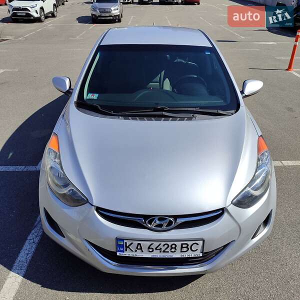 Hyundai Elantra 2012