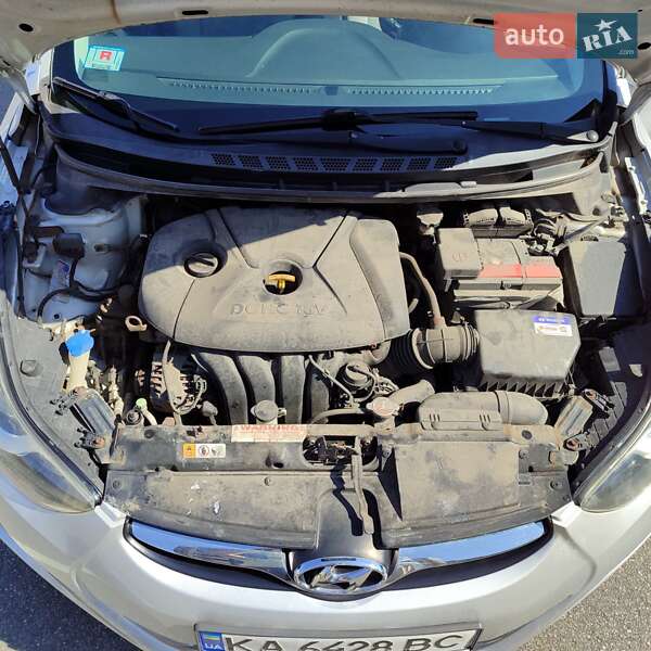 Hyundai Elantra 2012