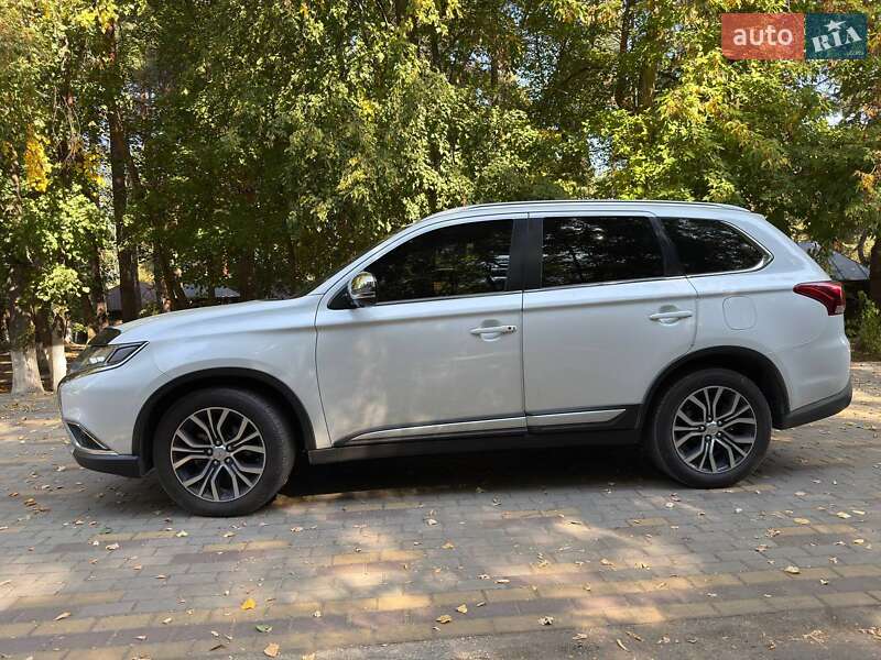 Mitsubishi Outlander 2017