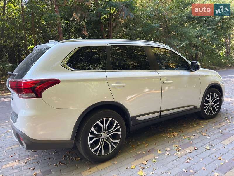 Mitsubishi Outlander 2017