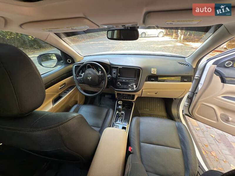 Mitsubishi Outlander 2017