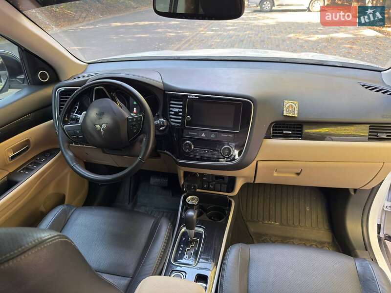 Mitsubishi Outlander 2017