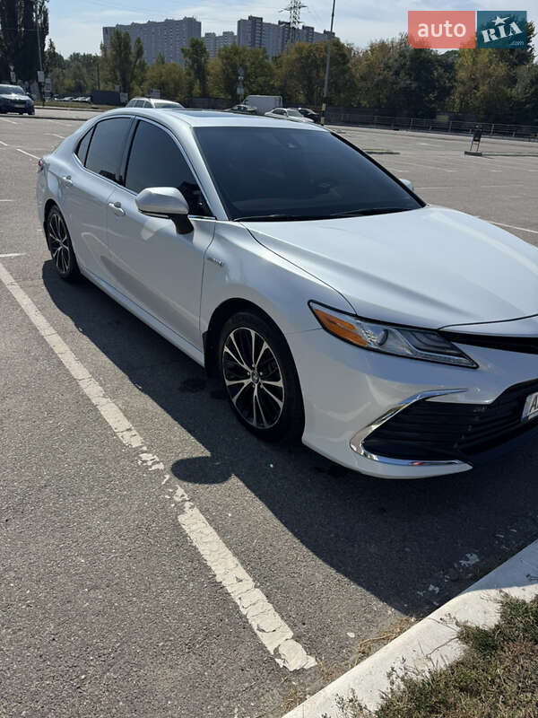 Toyota Camry 2021