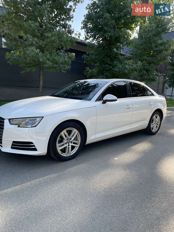 Audi A4 2015