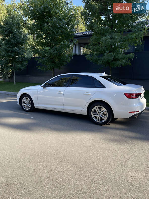 Audi A4 2015
