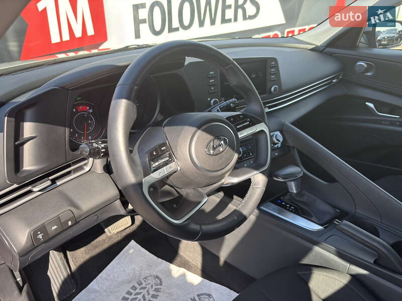 Hyundai Elantra 2021