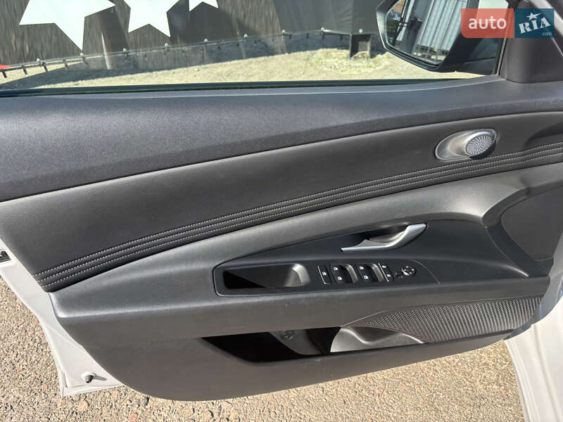 Hyundai Elantra 2021