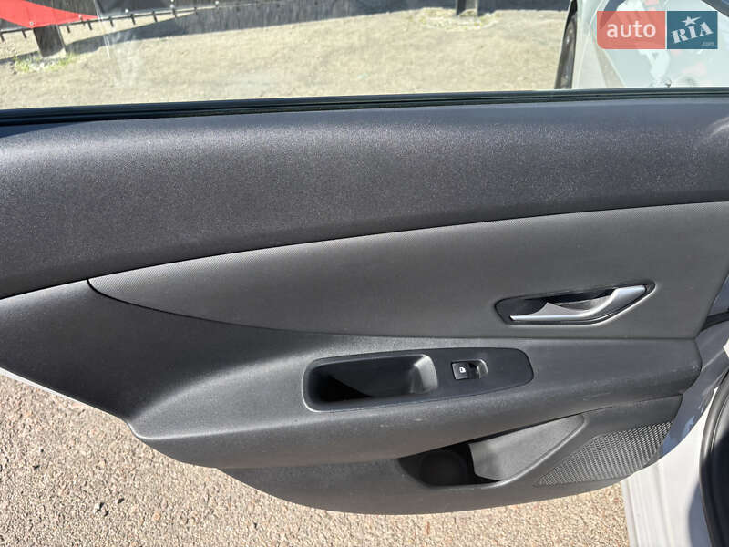 Hyundai Elantra 2021