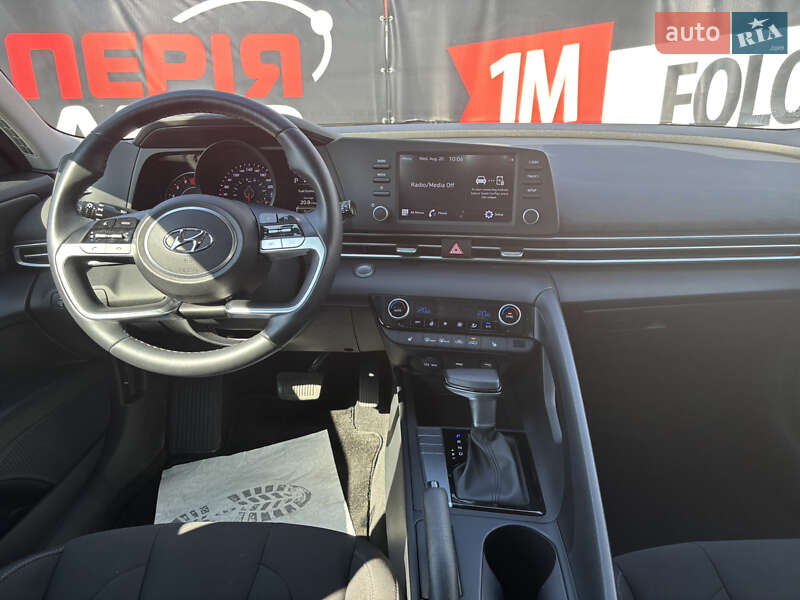 Hyundai Elantra 2021