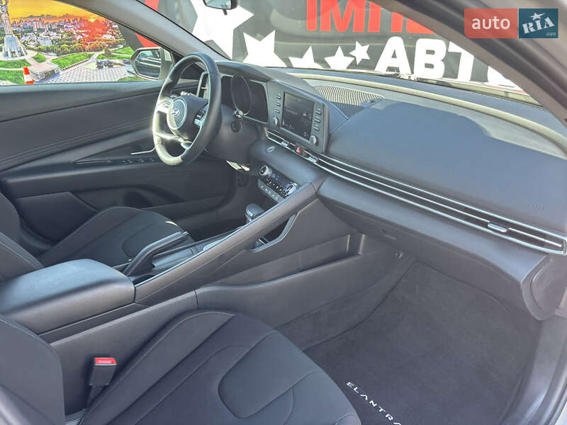 Hyundai Elantra 2021