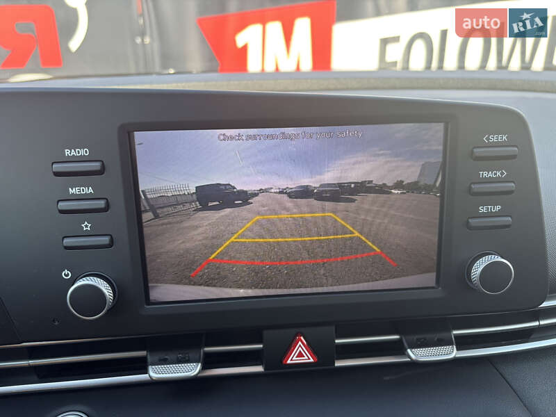 Hyundai Elantra 2021