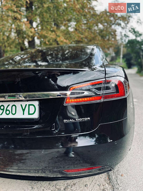 Tesla Model S 2020