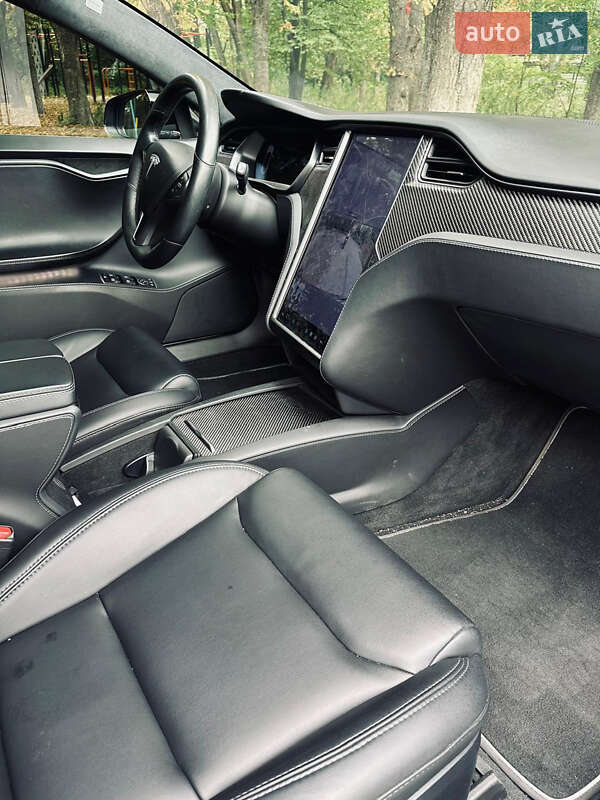 Tesla Model S 2020