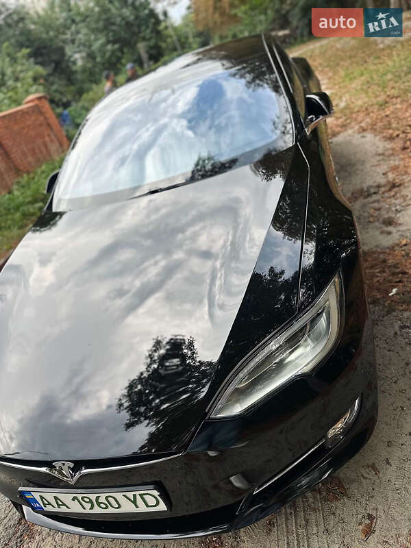 Tesla Model S 2020