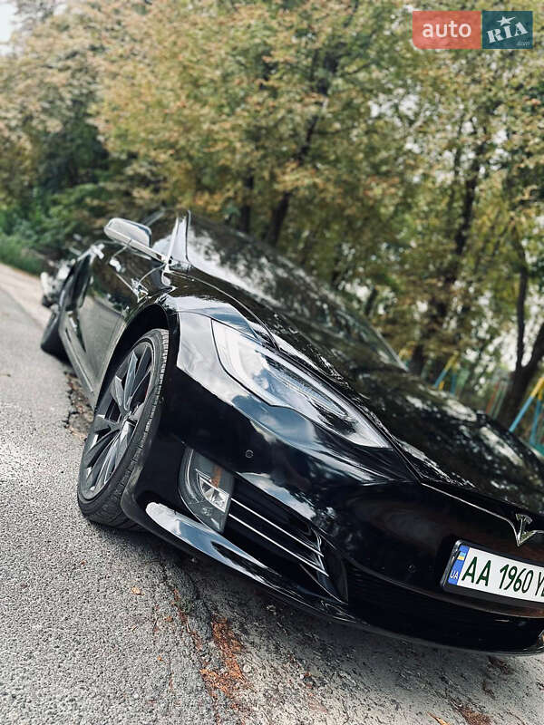 Tesla Model S 2020