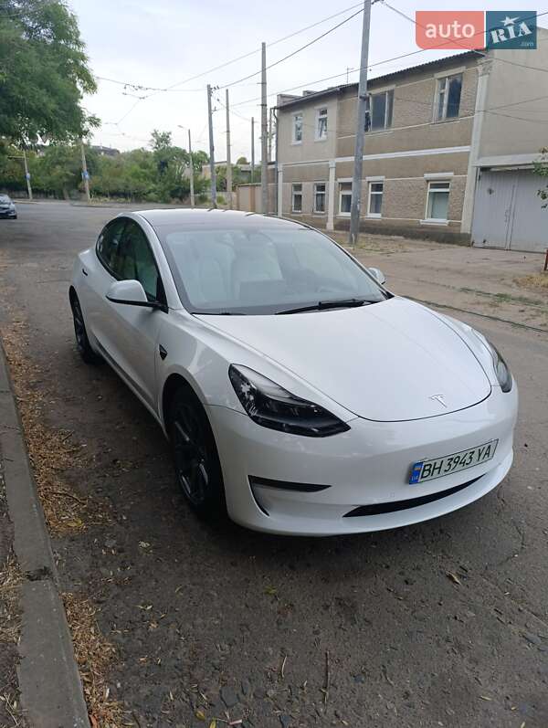 Tesla Model 3 2021