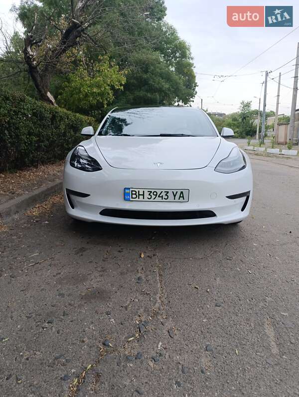 Tesla Model 3 2021