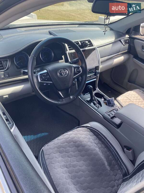 Toyota Camry 2015