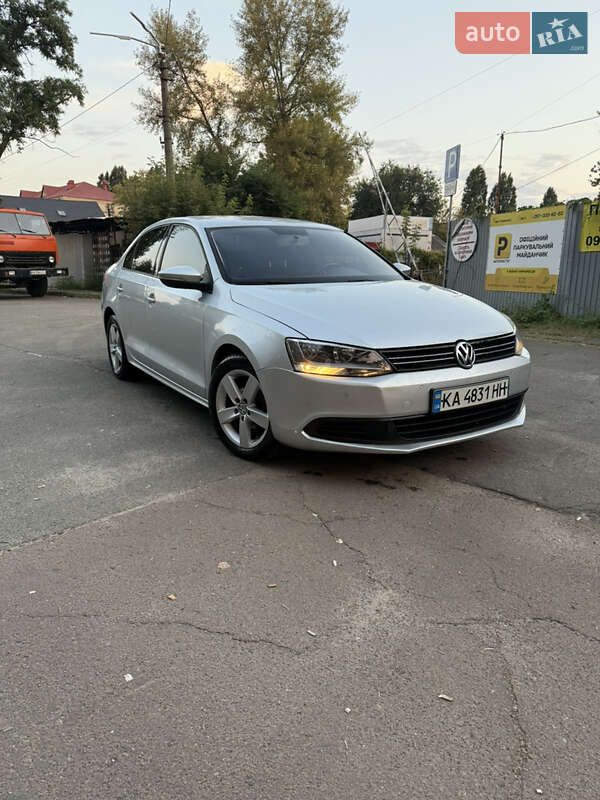 Volkswagen Jetta 2011