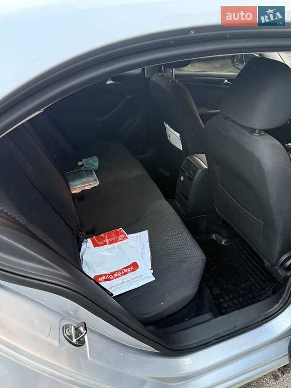 Volkswagen Jetta 2011