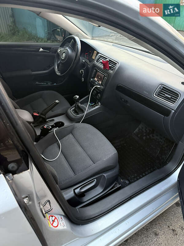 Volkswagen Jetta 2011