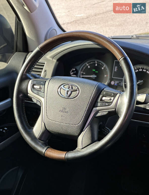 Toyota Land Cruiser 2018