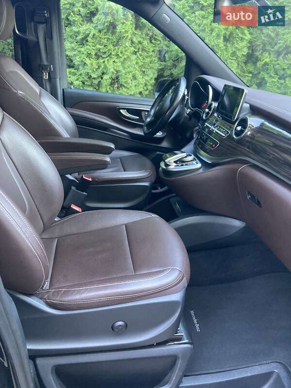 Mercedes-Benz-29